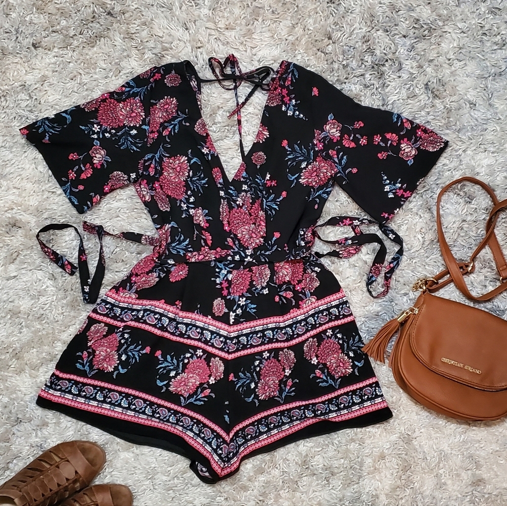 Trixxi (S) Black Floral Romper